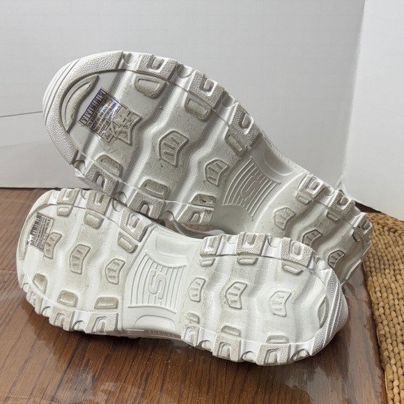 Sketchers, White Women's Sandals with Velcro closures. Size 9. - Picture 5 of 6